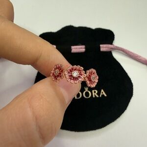 Pandora
Cubic Zirconia Moments Pink Daisy Flower Trio Ring  SIZE 6